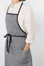 Linen Piping Apron Houndstooth